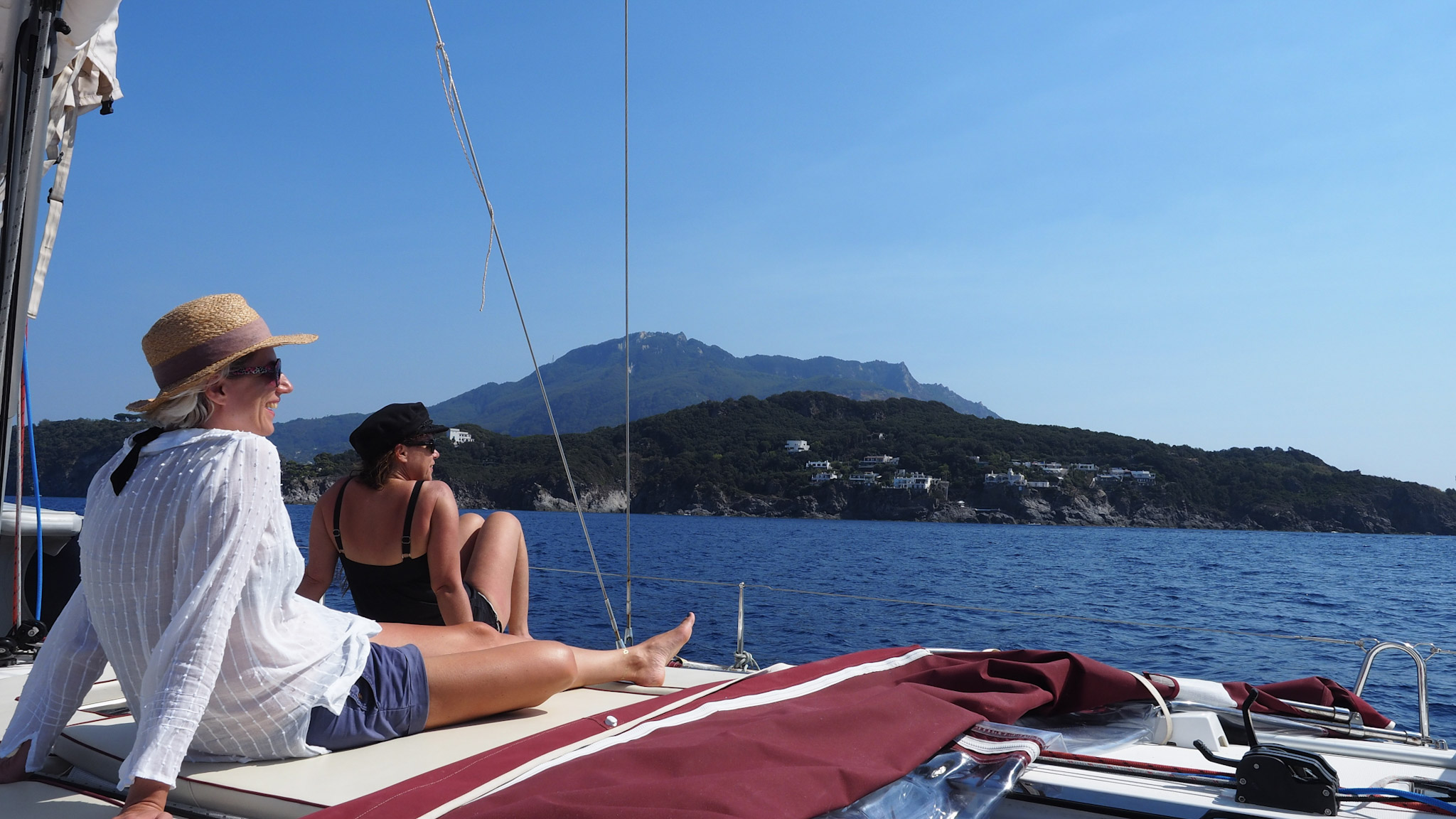 amalfi italy sailing trip - guided yacht tour holiday ishcia